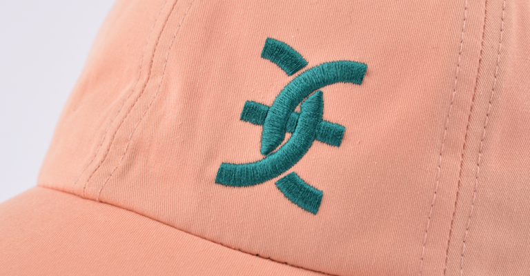 Einführung in Camo Trucker Hat