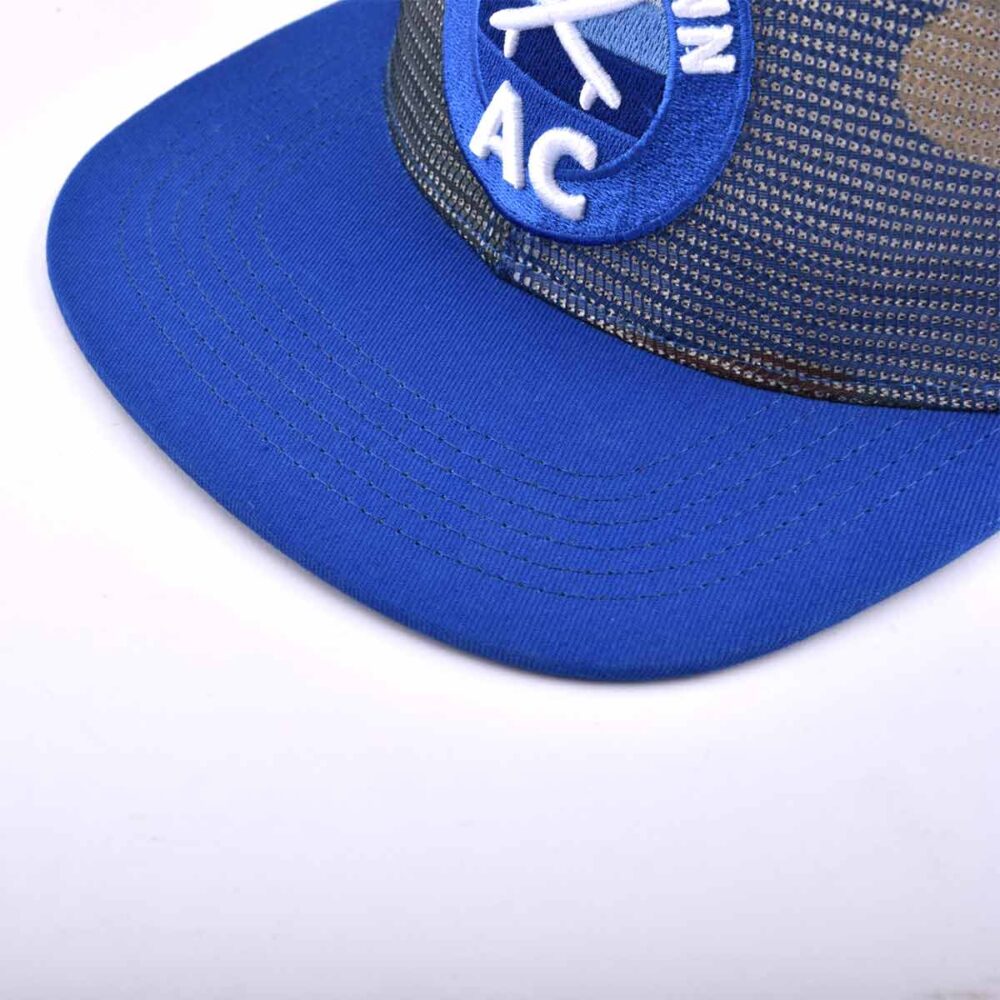 Aung-Crown-casual-men-trucker-hat-com-um-azul-largo-e-abaulamento-KN2102042 Aung-Crown-casual-men-trucker-hat-com-um-azul-largo-e-abaulamento-KN2102042