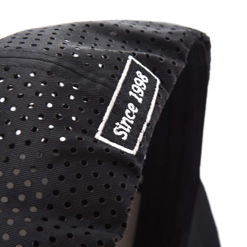 Aung-Crown-Herren-Mode-Polyester-Trucker-Hut-mit-flacher-Stickerei-Logo-auf-dem-Rücken-KN2103044 Aung-Crown-Herren-Mode-Polyester-Trucker-Hut-mit-flacher-Stickerei-Logo-auf-dem-Rücken-KN2103044