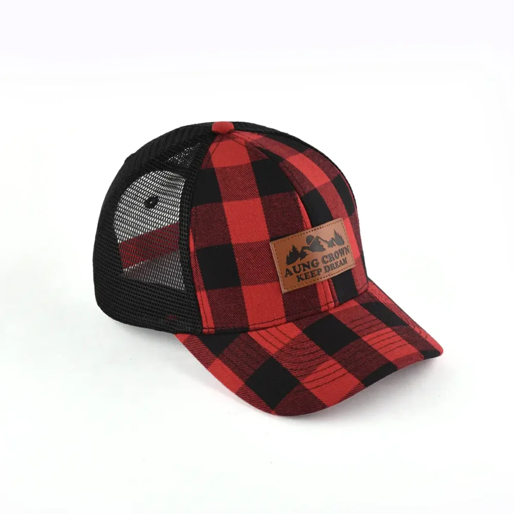 Aung-Crown-unisex-plaid-rosso-e-nero-cappello-camionista-con-tesa-curvata-KN2012072 Aung-Crown-unisex-plaid-rosso-e-nero-cappello-camionista-con-tesa-curvata-KN2012072