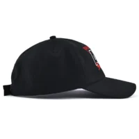 la-vue-horizonnale-du-canvas-noir-cap-baseball-KN2102031
