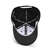 la-gorra-de-béisbol-gris-blanca-de-las-partes-interiores-del-oscuro-KN2012122