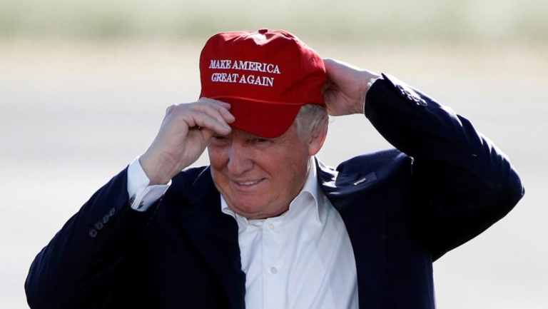 La casquette à cordon est une nécessité en plein air