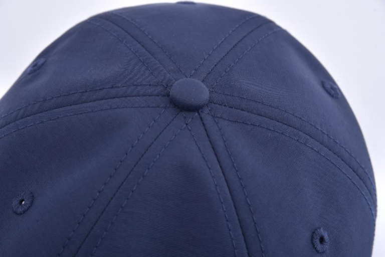 Un guide complet sur les snapbacks : Style, confort et entretien