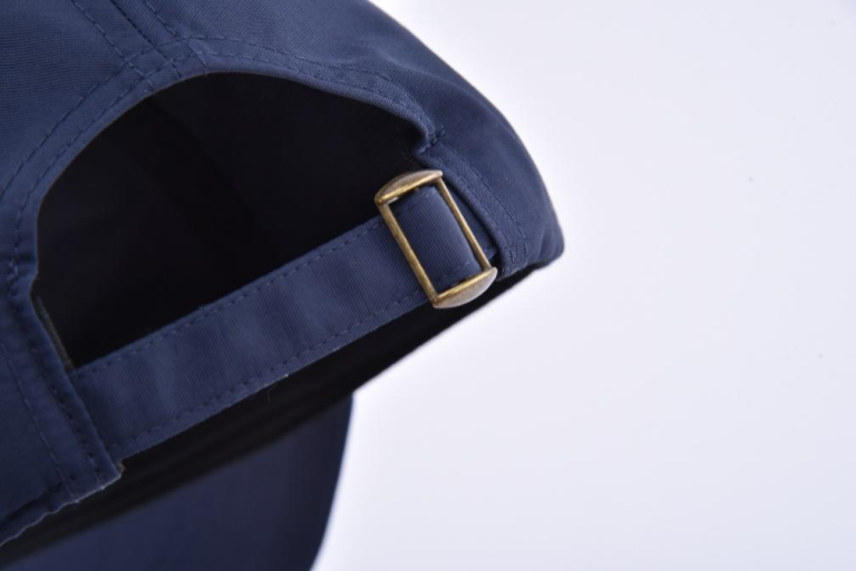 Aung Crown's Outdoor Bucket Hat : un couvre-chef élégant conçu pour durer