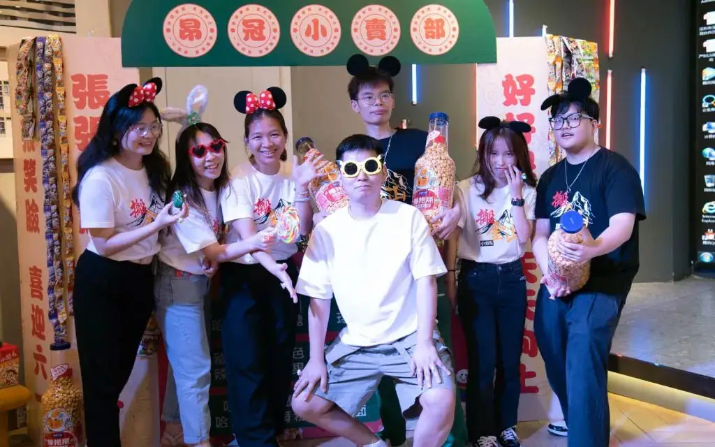 travailleurs du chapeau