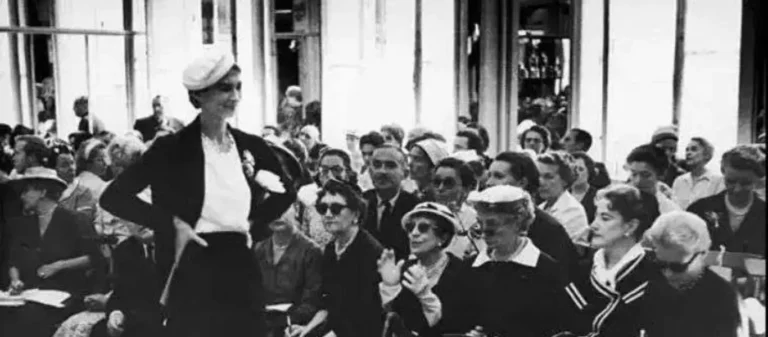 Les coiffes du XXe siècle : un aperçu de l'histoire sociale des femmes