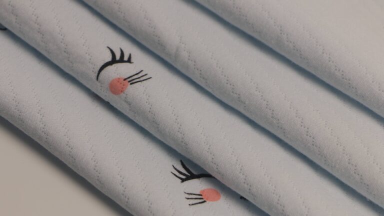 Tissu 101 : Pourquoi le tissu d'espacement (couche d'air) change la donne dans l'habillement moderne
